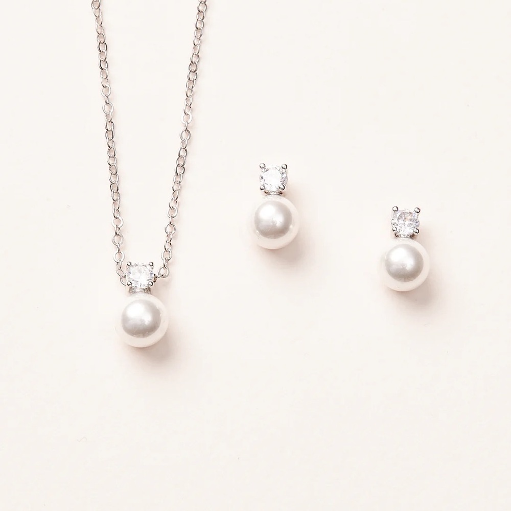 Dareth Colburn Justine Pearl Jewelry Set Silver